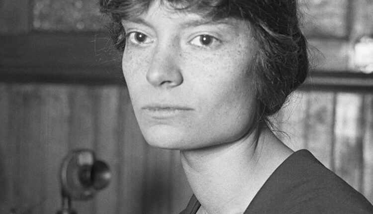 Dorothy_Day,_1916_(cropped) copy
